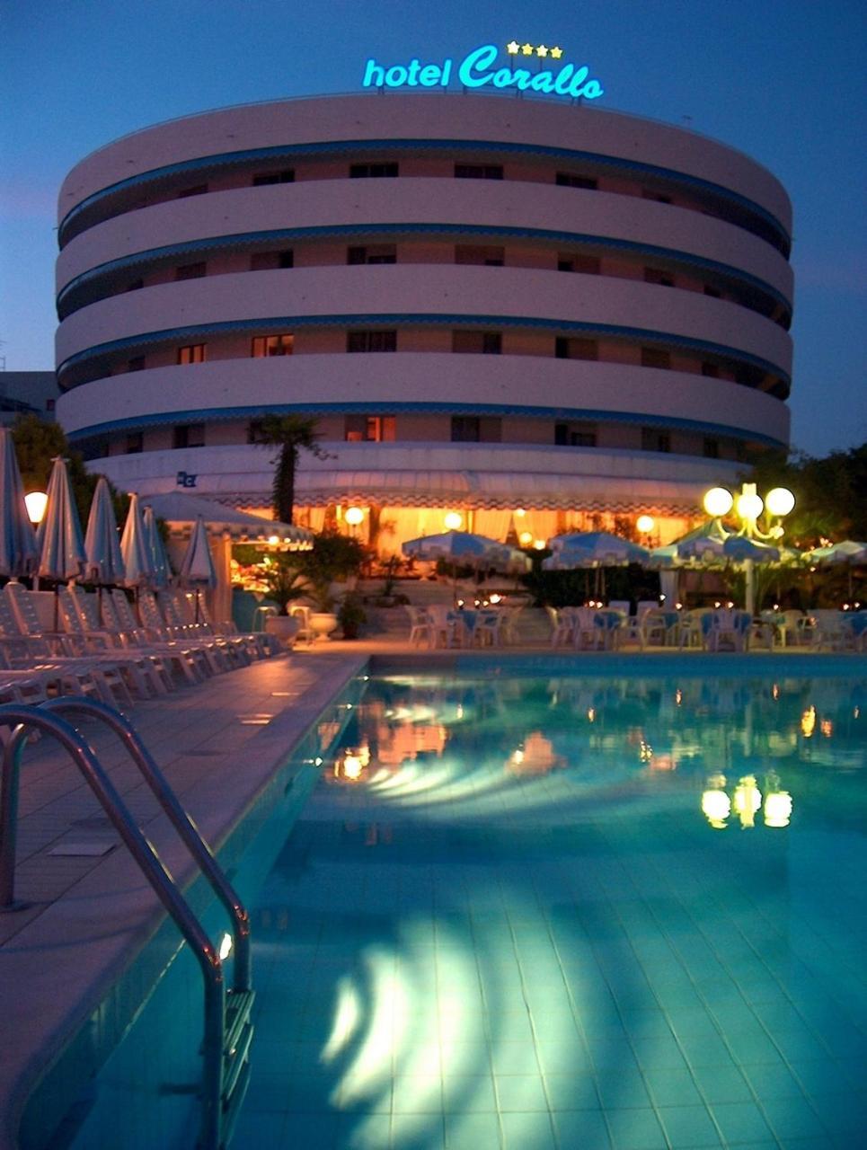 Hotel Corallo Бибионе Экстерьер фото